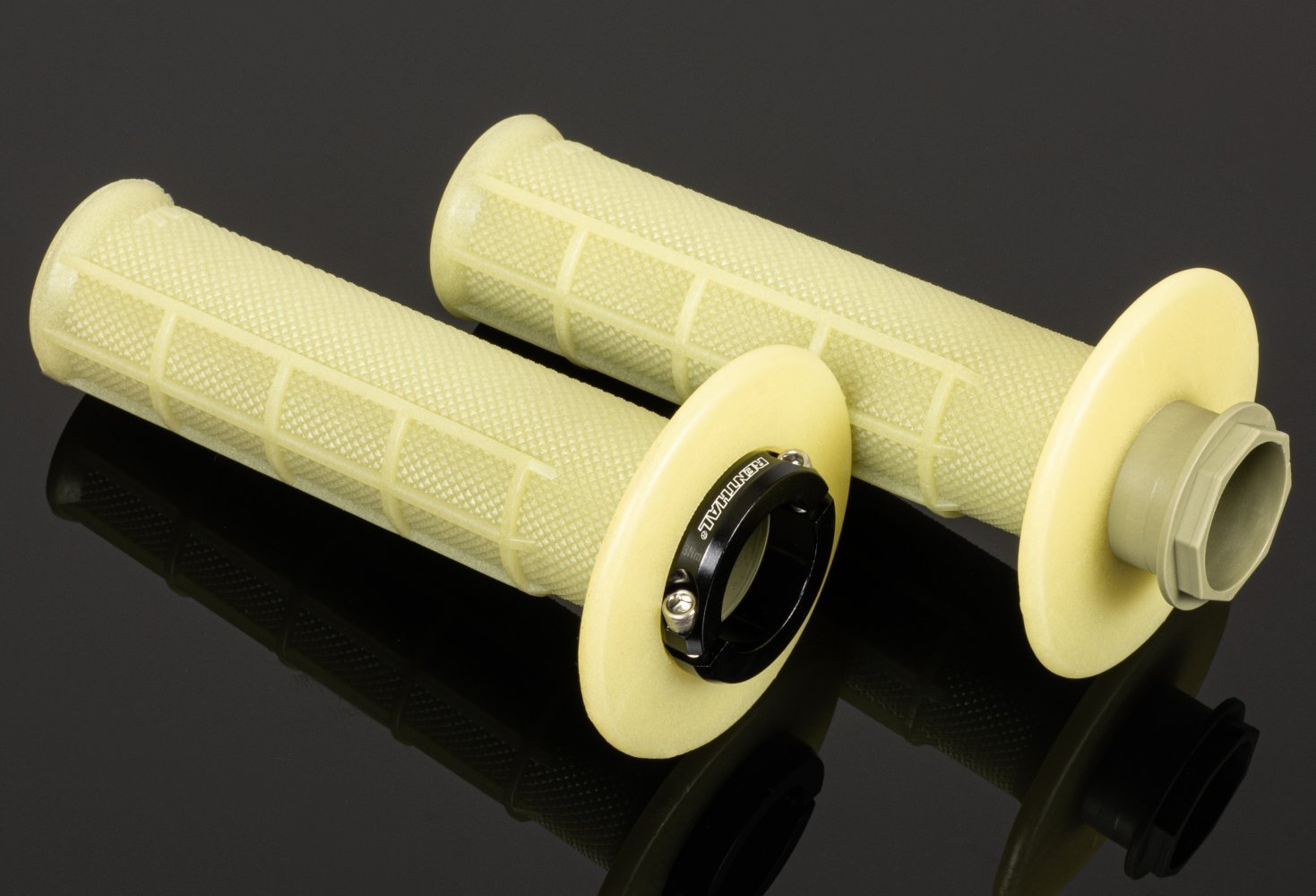 Гріпси Renthal MX R-Works Lock-On Grips - Half Waffle [Aramid], Kevlar