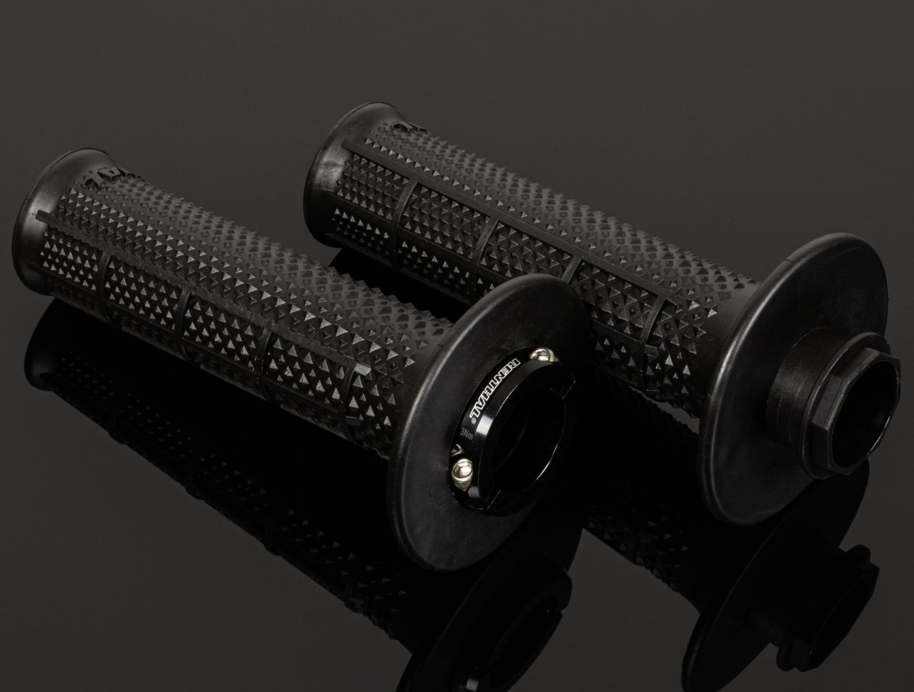 Гріпси Renthal MX R-Works Lock-On Tapered Grips - Half Waffle [Black], Ultra Tacky